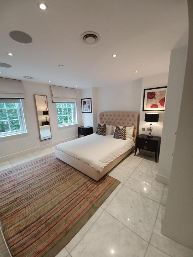 Buckingham Palace Residences By Aeria Apartments London Bagian luar foto