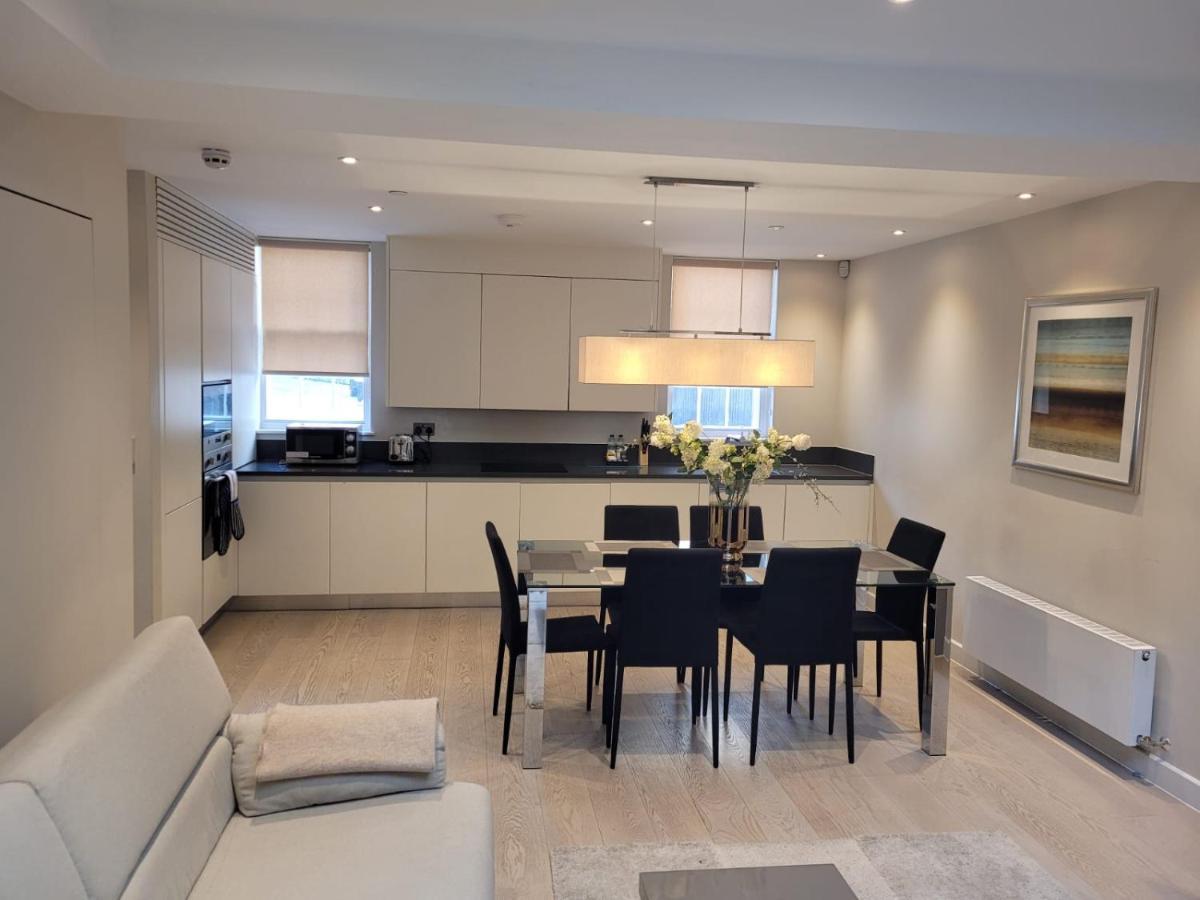 Buckingham Palace Residences By Aeria Apartments London Bagian luar foto