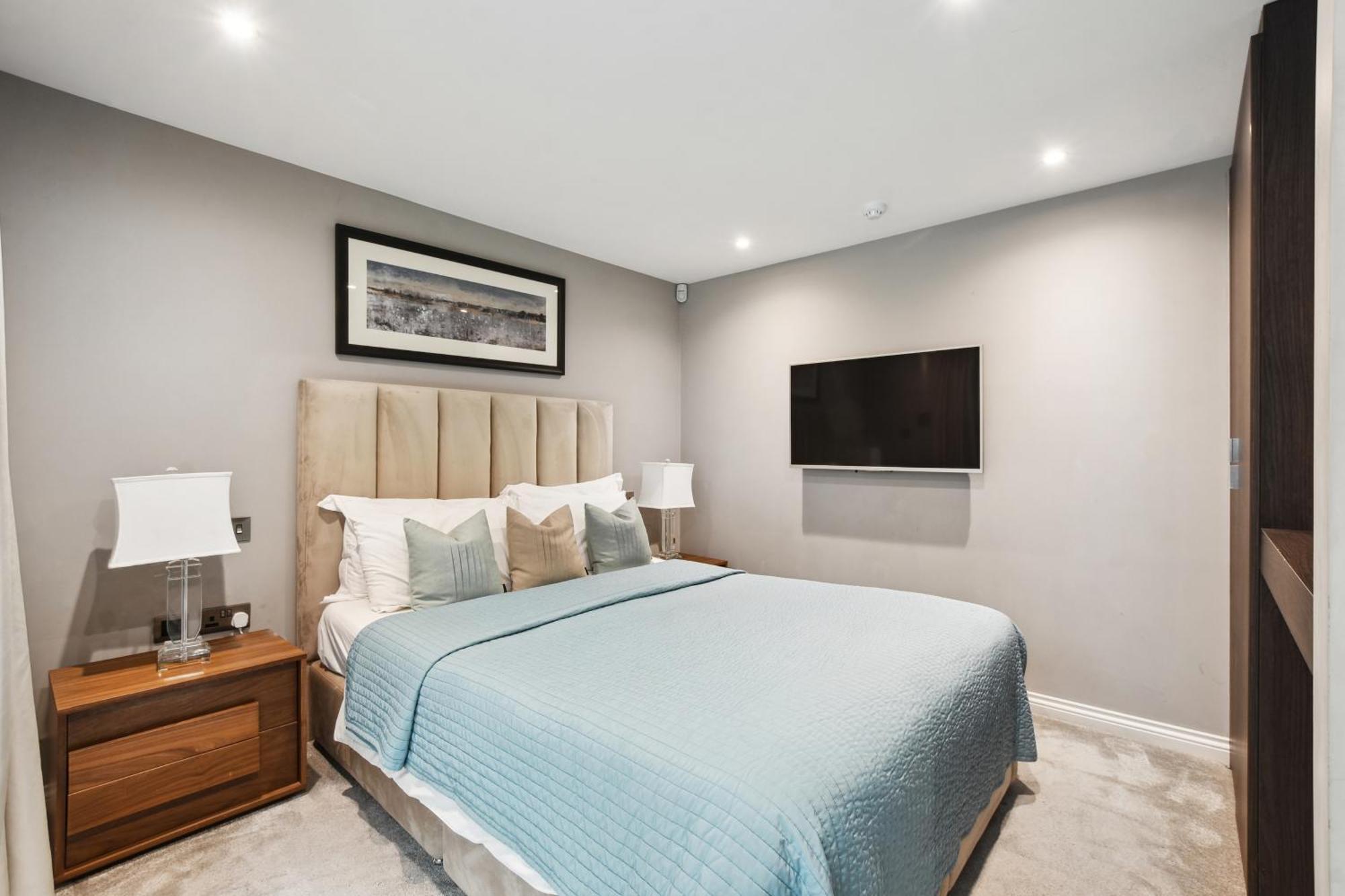 Buckingham Palace Residences By Aeria Apartments London Bagian luar foto